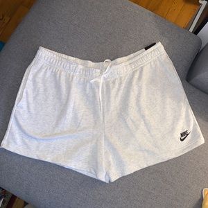 Nike • Standard Fit White/Gray/Black Swish Cotton Short